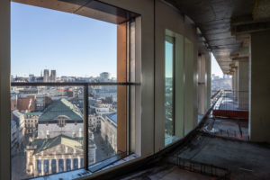 <span class='c-gallery-modal__index'>6/26</span>