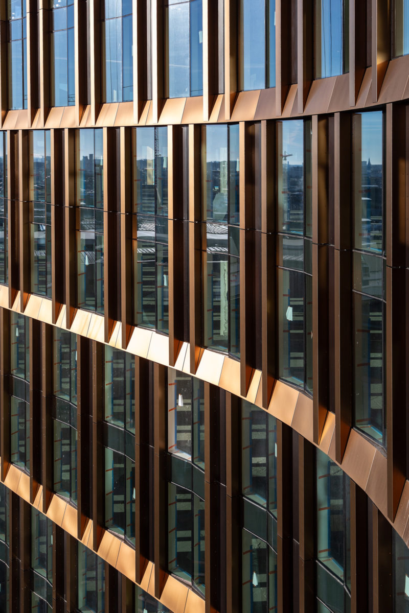 <span class='c-gallery-modal__index'>4/26</span>